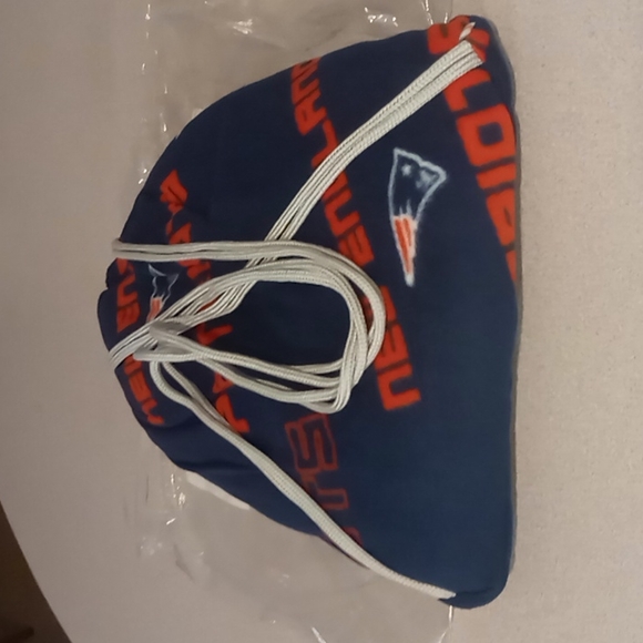 New England Patriots one piece adult loungers size small in cinch bag NWT - Picture 2 of 3